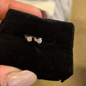 14k yg diamond screw back studs